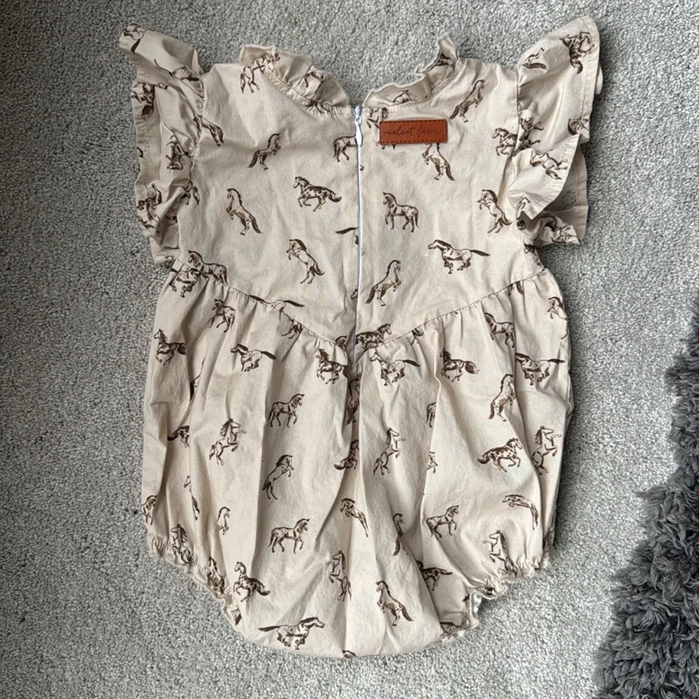 Adorable Beige Baby Romper with Horse Print - Picture 3 of 4